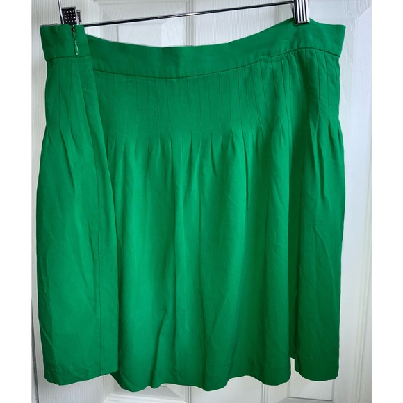 Gap Kelly Green shirt. Size 12 NWT. 100% viscose rayon. - Picture 2 of 5